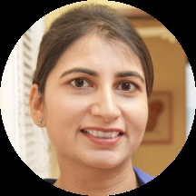 Portrait of Dr. Lubna Azeem of CalSmile Family Dental